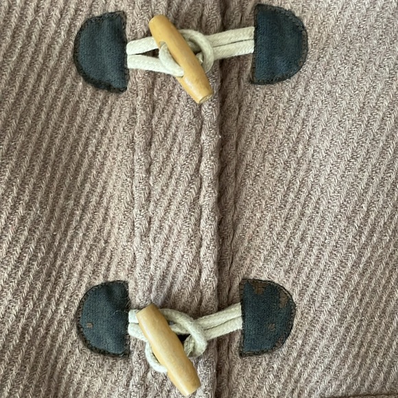 Mini Boden brown hooded coat toggle close - Picture 4 of 6